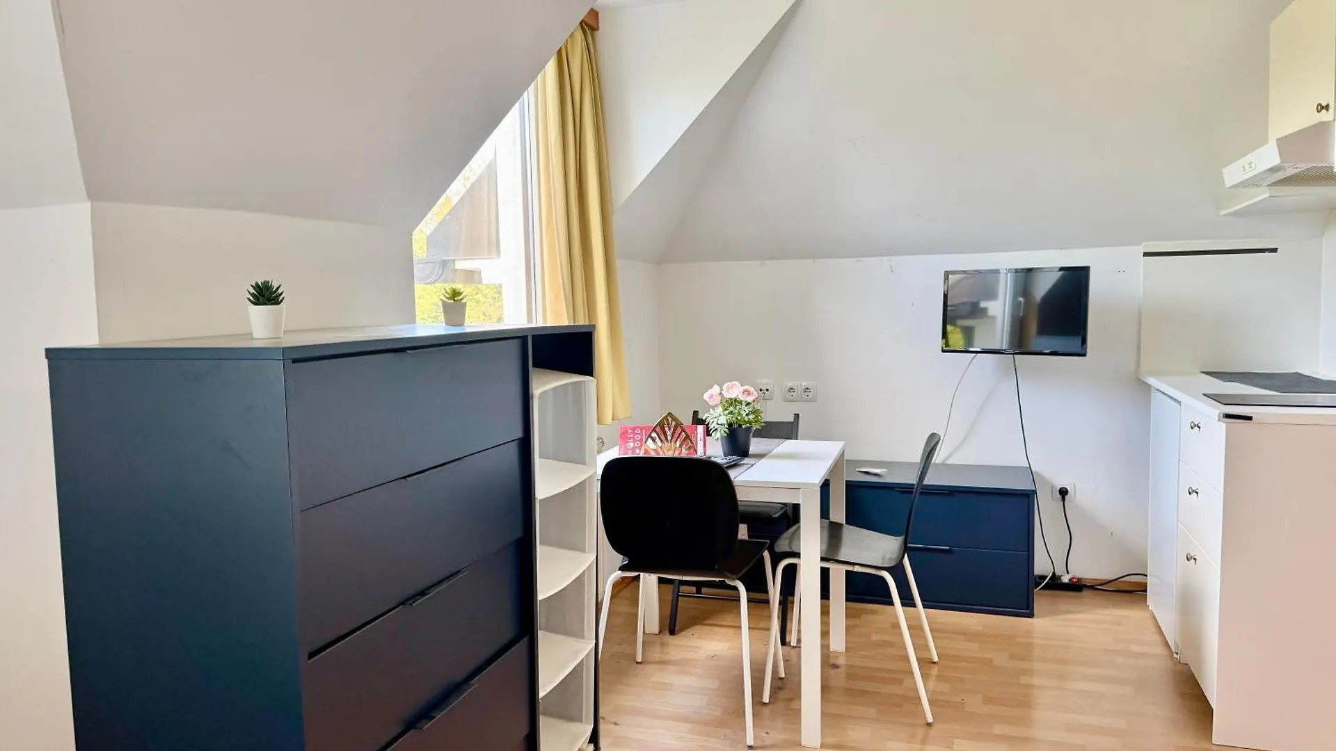 K10 Suite Apartments With Fitness & Parking