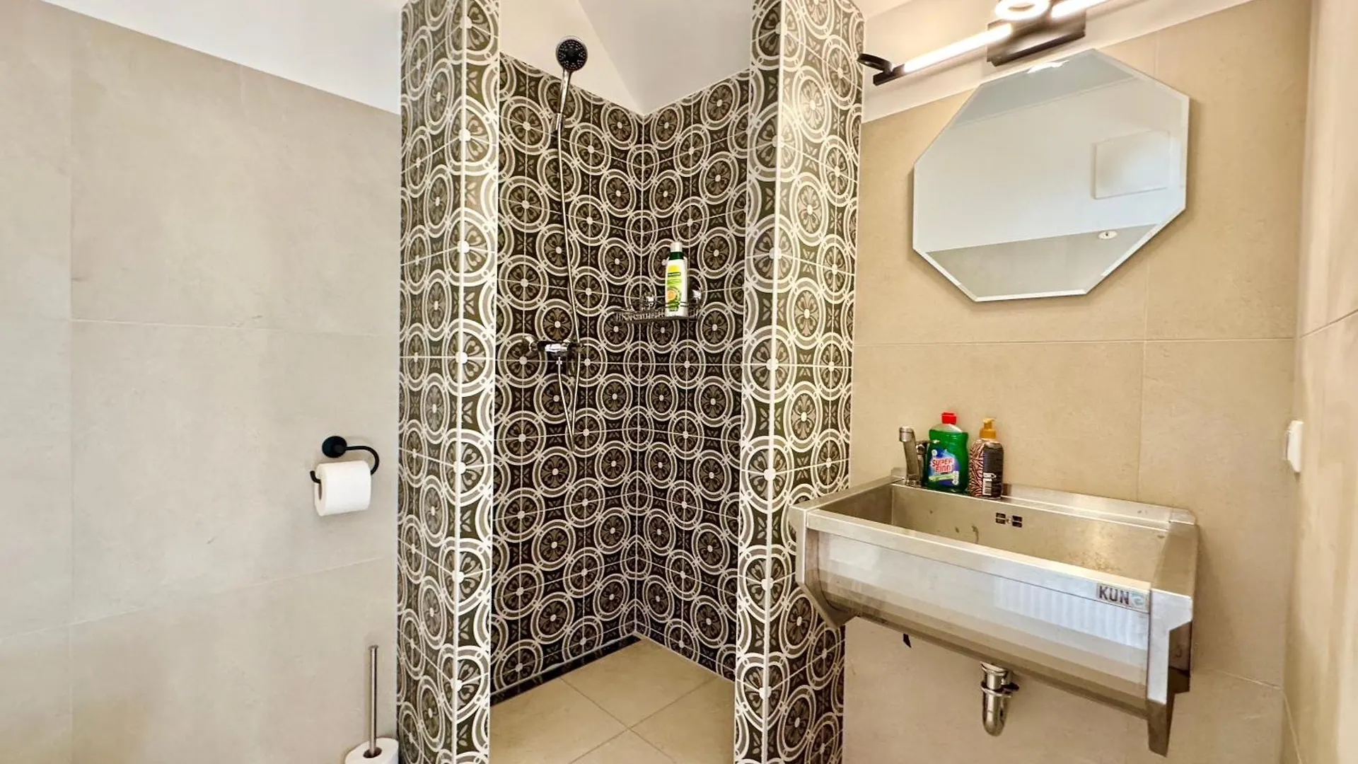 K10 Suite Apartments With Fitness & Parking