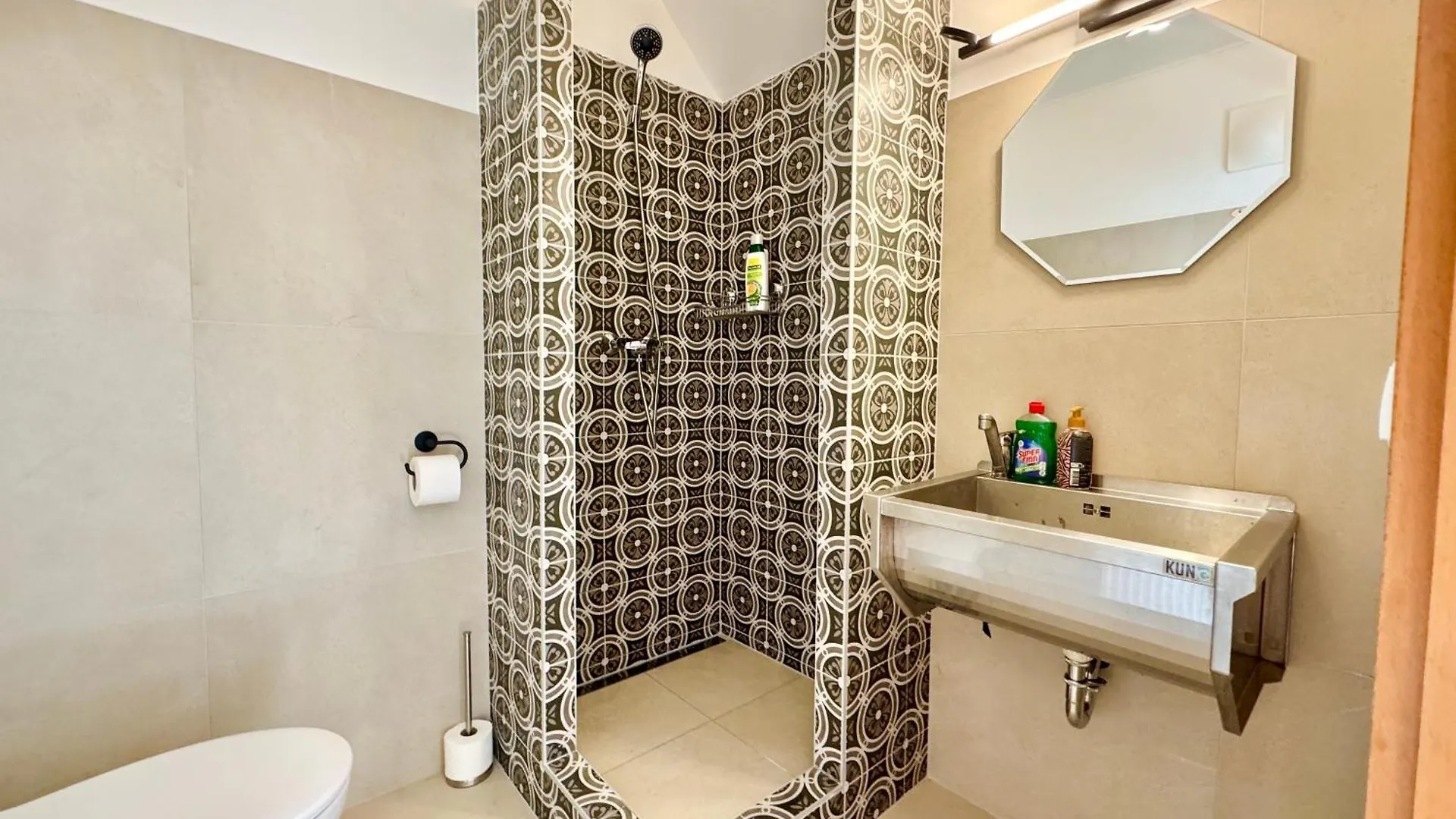 K10 Suite Apartments With Fitness & Parking